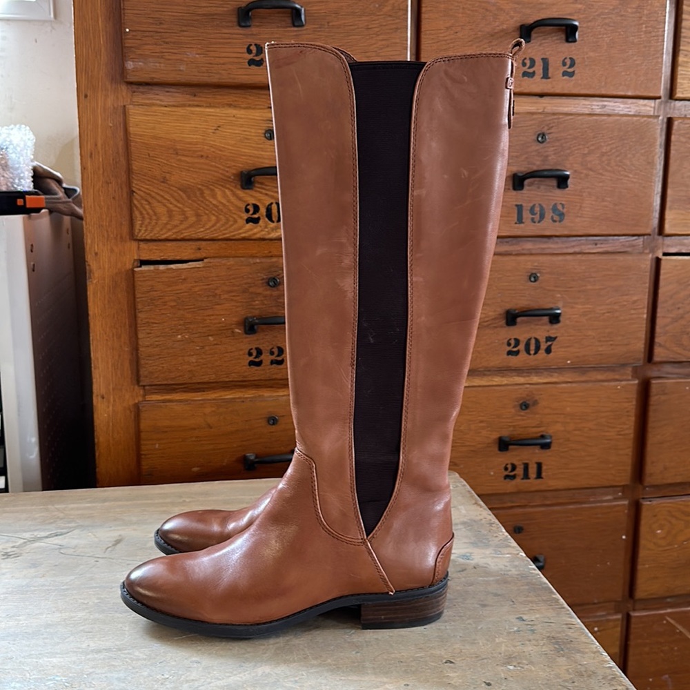 Tall boot - Picture 2 of 6